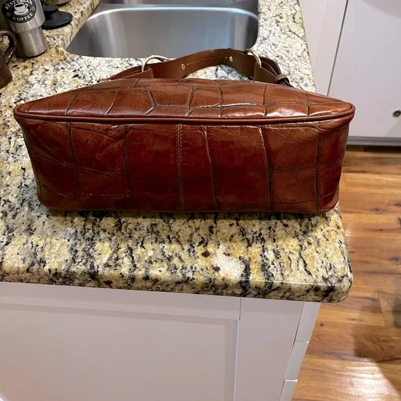 EUC Authentic Dooney&Bourke Croc Leather Handbag 8.5X15 - Picture 3 of 7